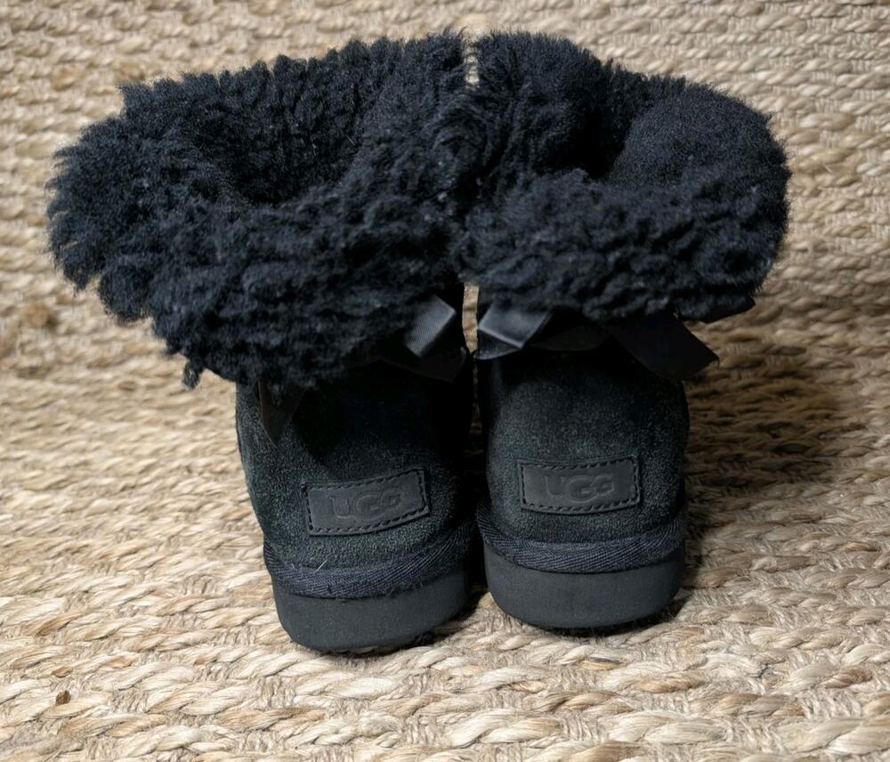 UGG Mini Bailey Bow II Black Casual Winter Boots Women's Size 6 School